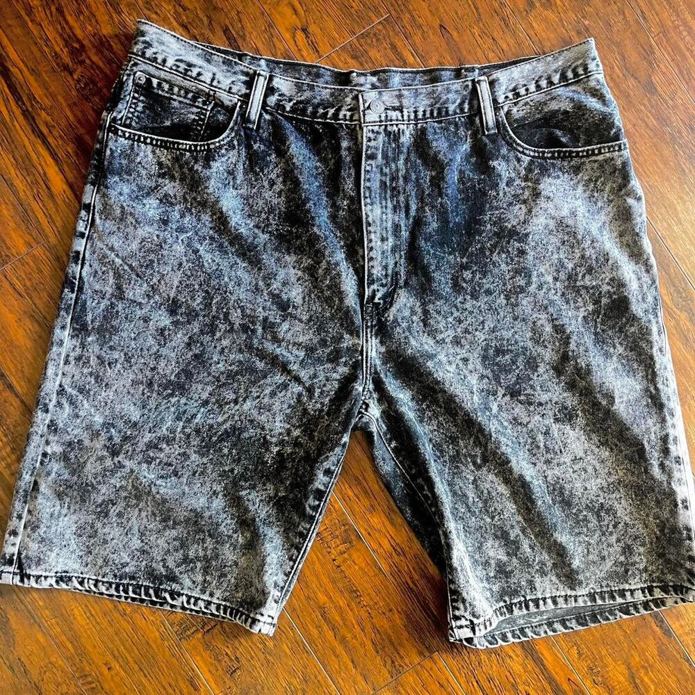 Levi’s Black acid wash denim jorts size W44 #mens #skater #jorts #levis #denim